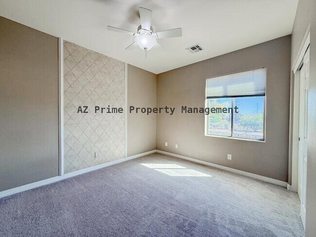 Building Photo - 7707 S 23rd Ln