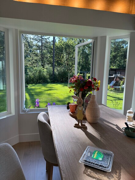 Building Photo - 5610 41st Ave E