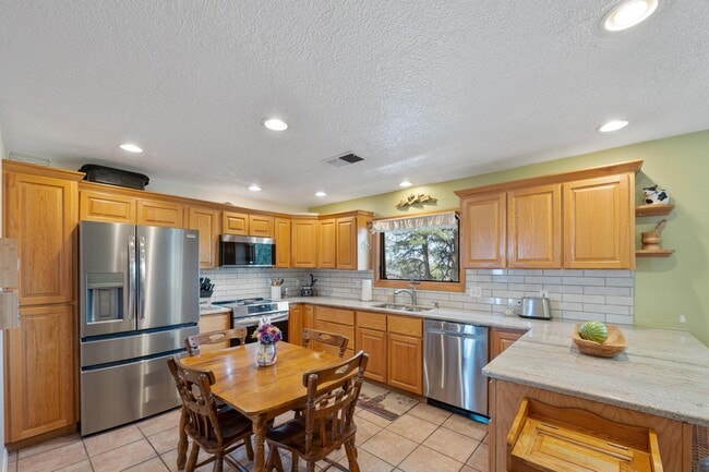 Building Photo - 3615 Horacio Ct NE