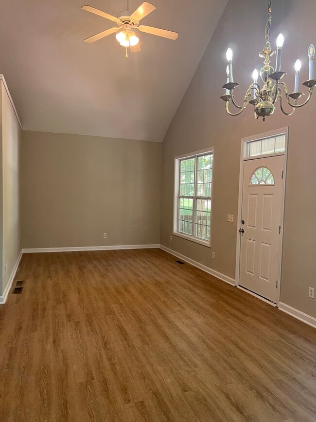 Building Photo - 2 BR with Basement Available NOW!