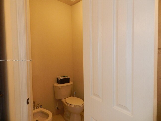 Building Photo - 16020 SW 91st Ct