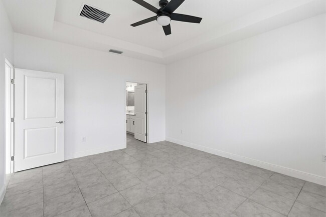 Building Photo - 4848 Shady Pnes Dr