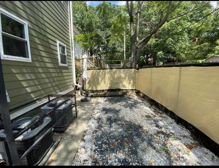 Building Photo - 1223 Orren St NE