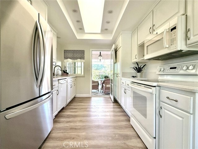 Building Photo - 23611 Vía Storni