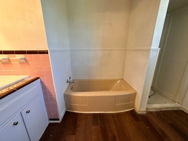 Building Photo - 850 County Road 218,