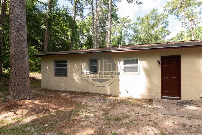 Building Photo - 3721 Maria Cir