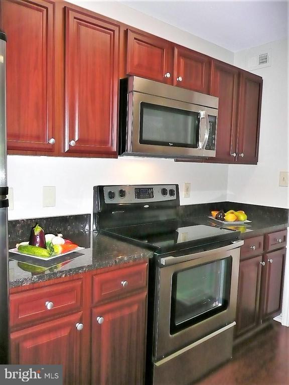Building Photo - 3903 Penderview Dr
