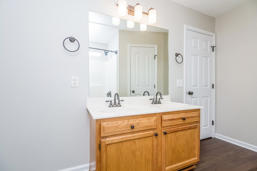 Building Photo - 634 Woodland Hills Dr