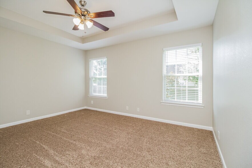 Building Photo - 1609 London Gardens Ct