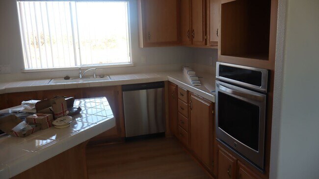 Building Photo - Acreage