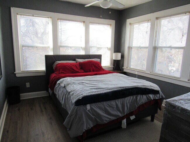 Main Bedroom - 5004 Euclid Ave