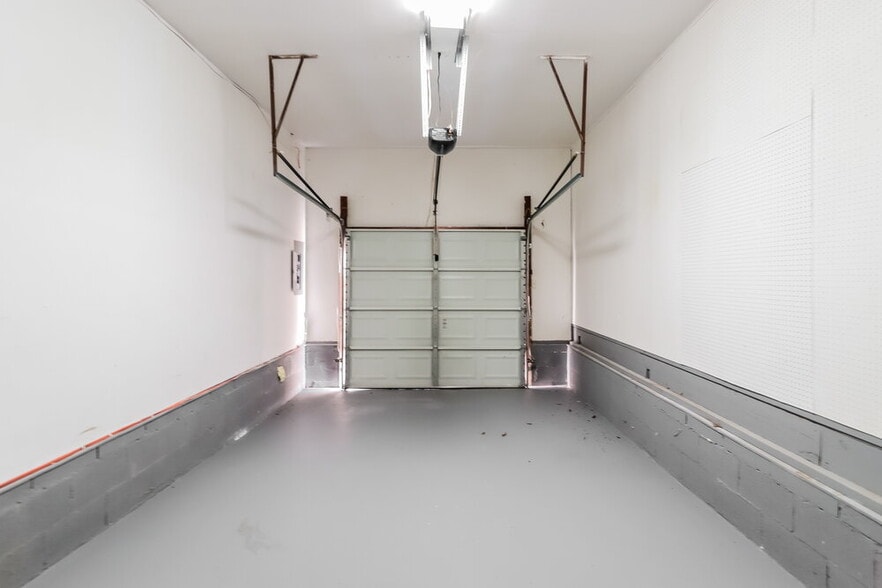 Building Photo - 229 Sam Pate Dr