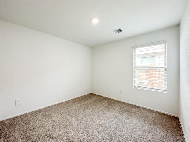 Building Photo - 1480 Las Cuevas Dr