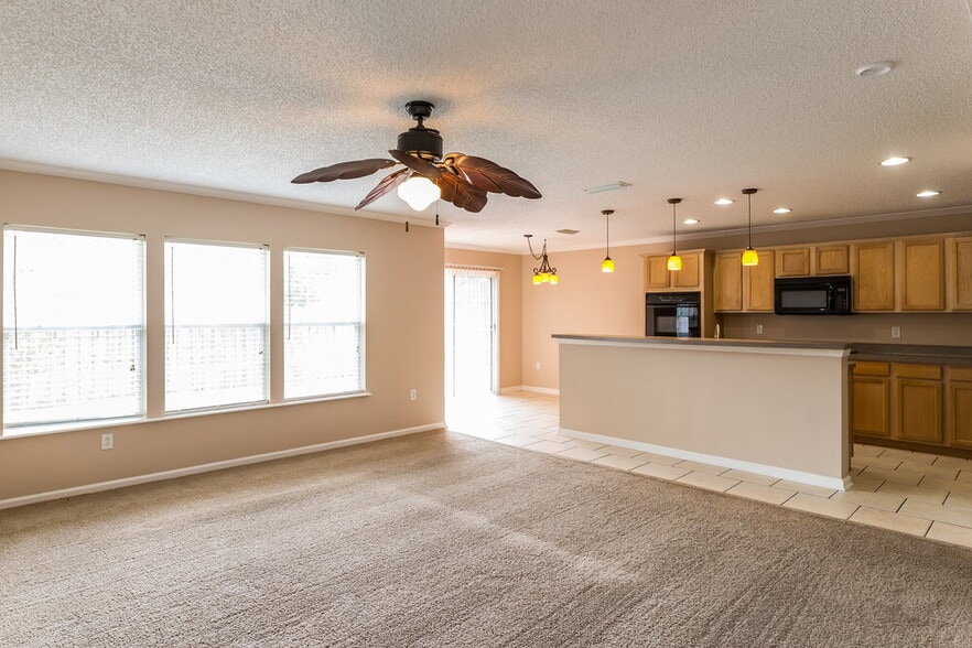 Building Photo - 1417 Heather Ct