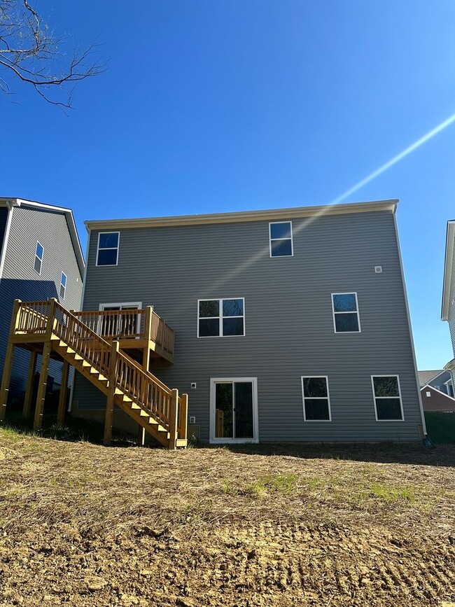 Building Photo - Gorgeous New Construction Middletown Home!