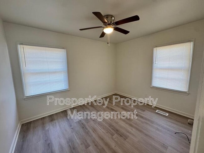 Building Photo - 4211 Searcy St