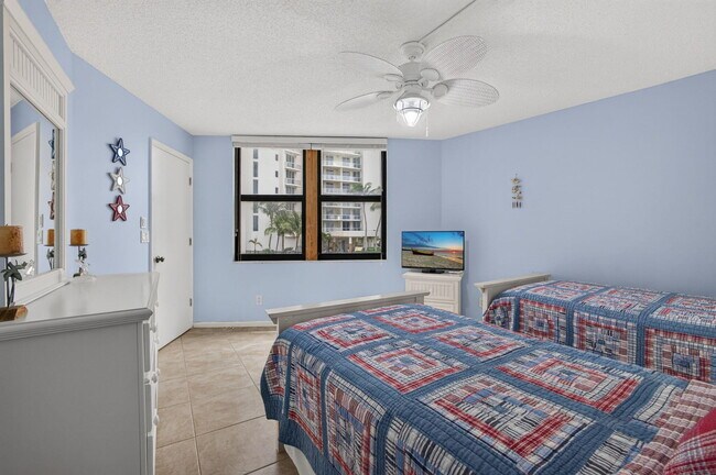 Building Photo - 2800 N Ocean Dr