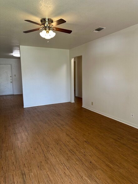 Building Photo - 1706 Aztec Trace