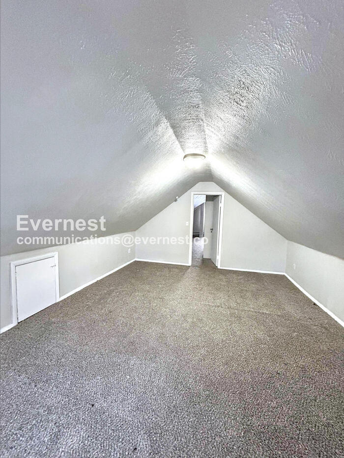 Building Photo - 12110 Lenacrave Ave