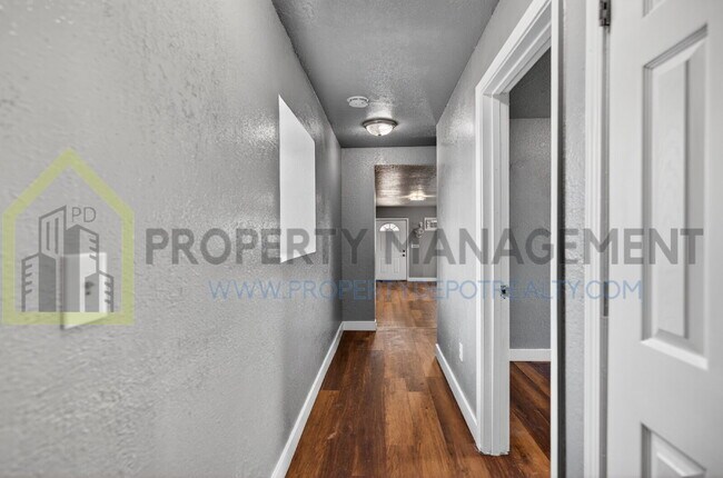 Building Photo - 3647 18th Ave