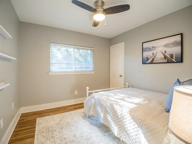 Building Photo - 12802 Carrera Dr