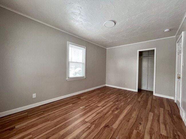 Building Photo - Spacious Three Bedroom Home in Muskegon