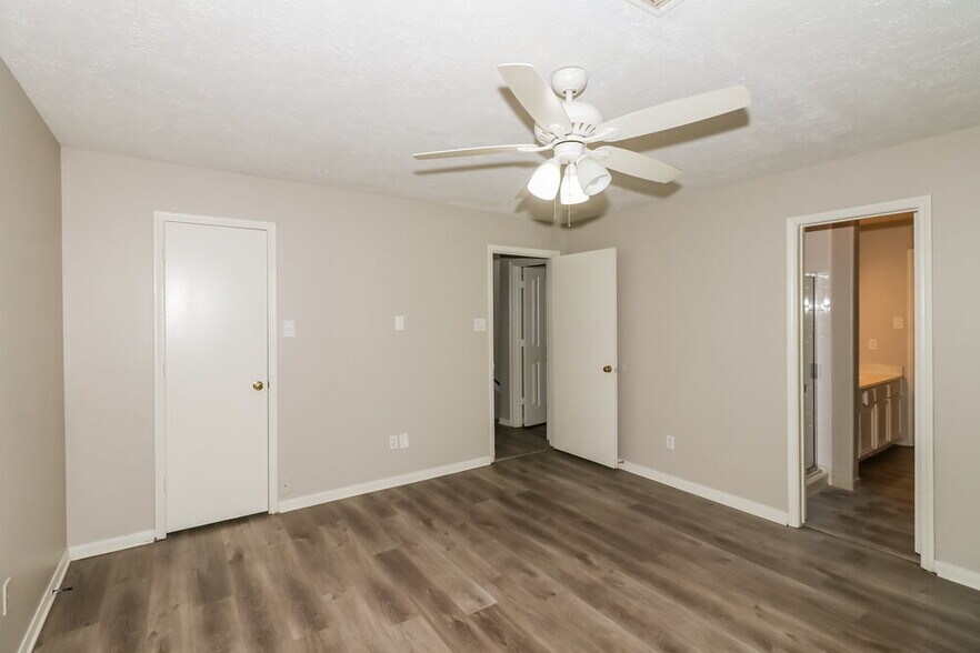 Building Photo - 8530 Wild Basin Dr