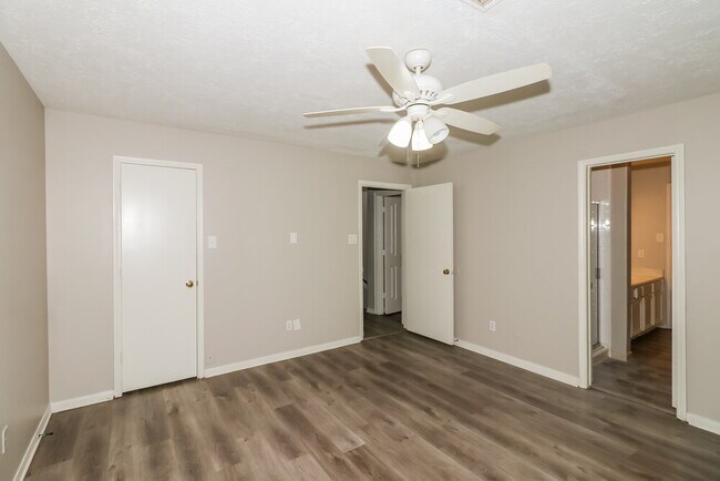 Building Photo - 8530 Wild Basin Dr