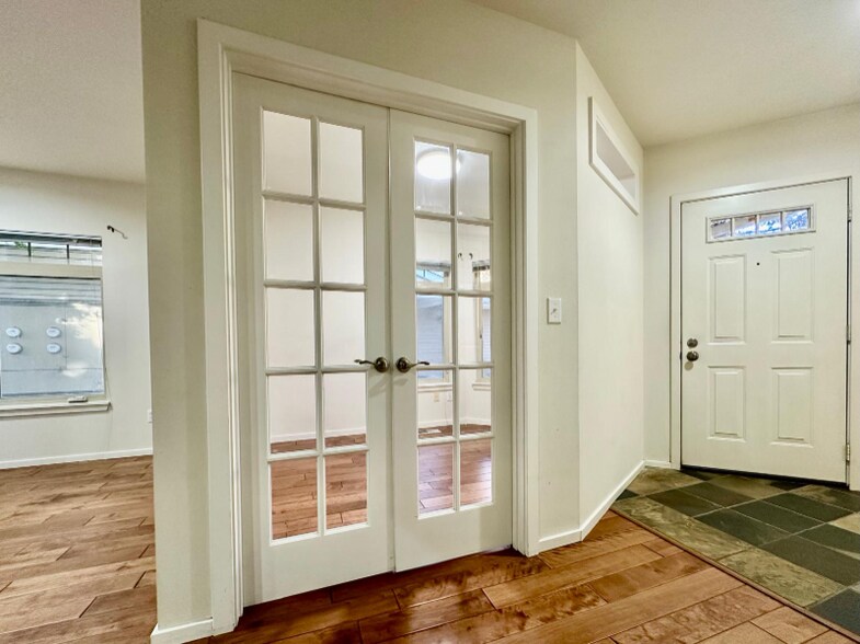 Building Photo - 17449 NE 122nd St