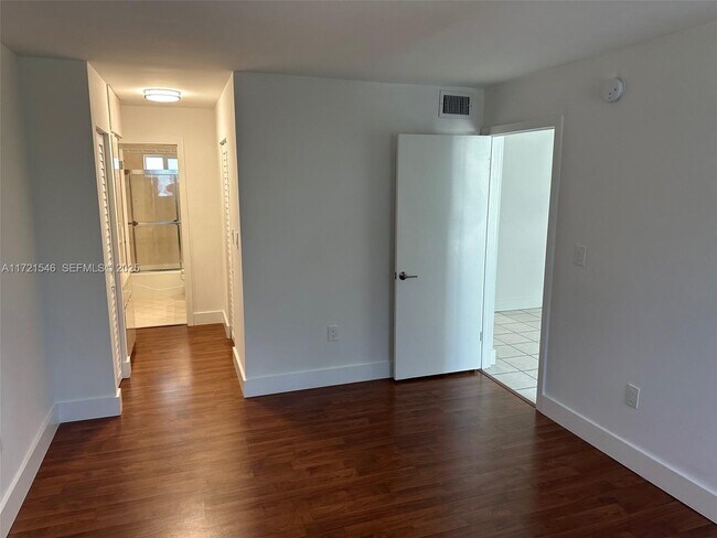 Building Photo - 1666 West Ave