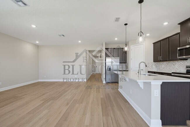 Building Photo - 1000 British Cir
