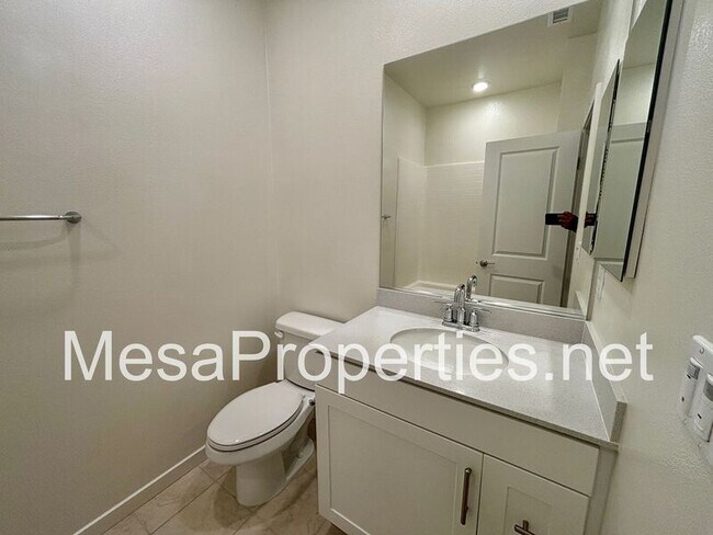 Building Photo - 3550 E Pollock St