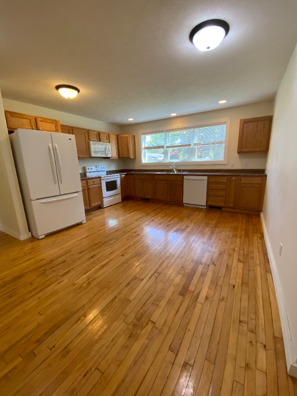 Building Photo - 3761 N Four Mile Rd