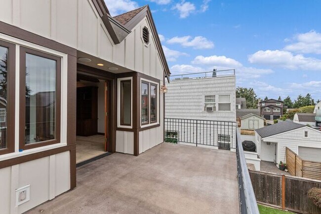 Building Photo - Stunning Air Conditioned 1931 Tudor in Coveted Admiral w/ Views