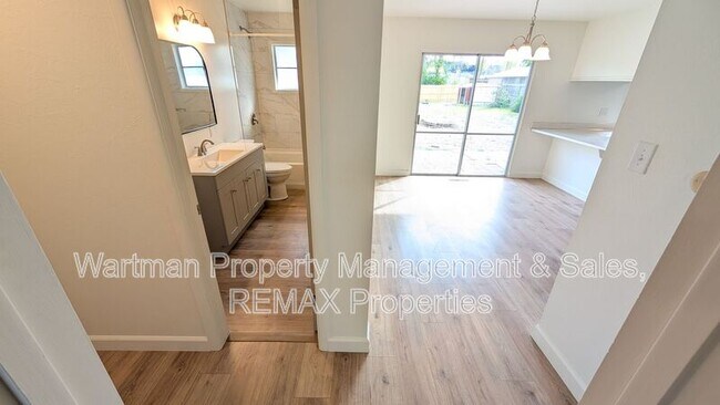 Building Photo - 435 Marian Dr