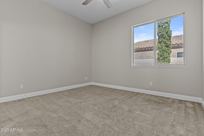 Building Photo - 9733 W Hedge Hog Pl