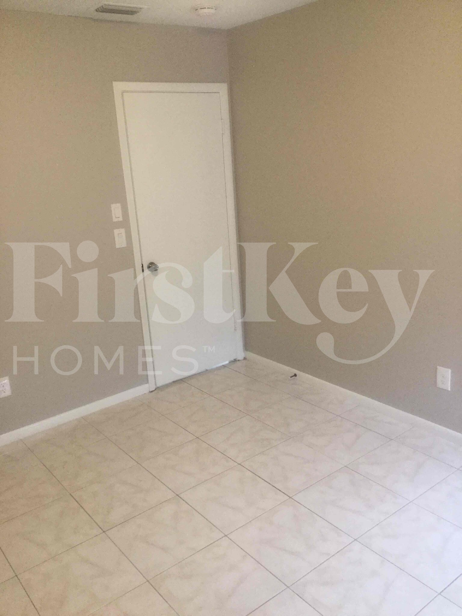 Building Photo - 202 SW Reynolds Ave