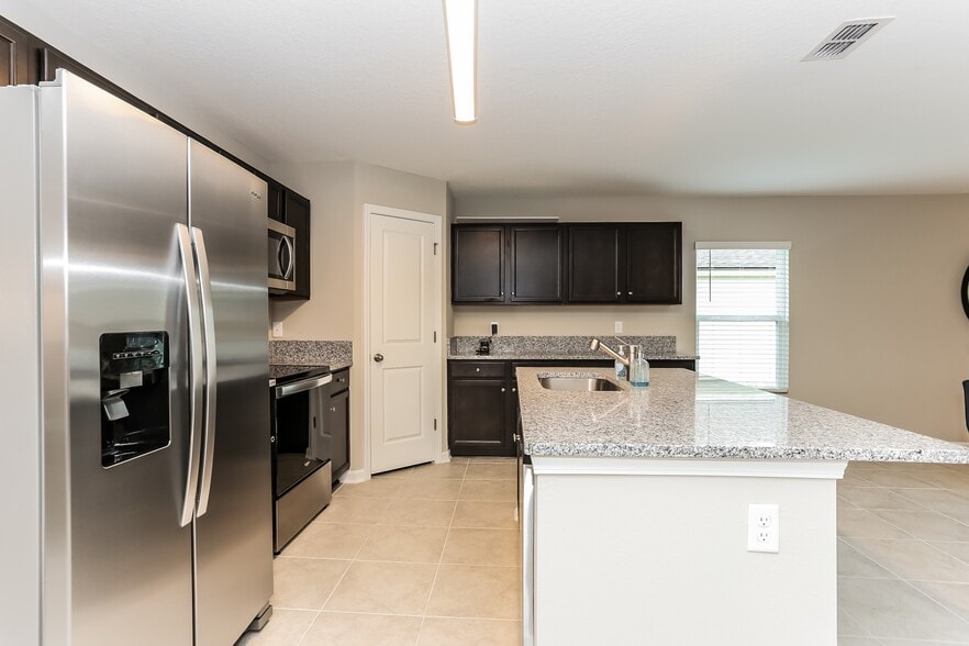 Building Photo - 9112 Udell Ln