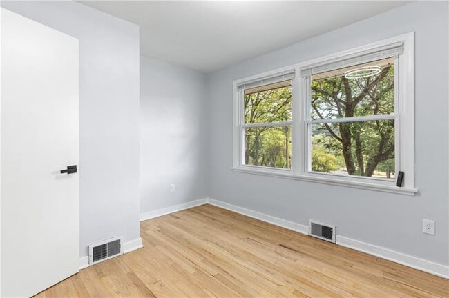 Building Photo - 4030 Circle Dr