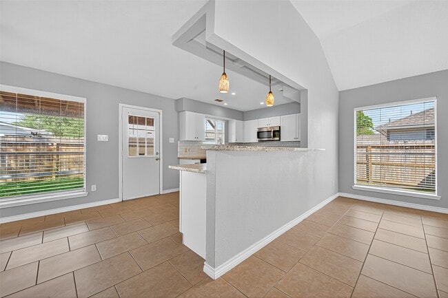 Building Photo - 18402 Willow Moss Dr