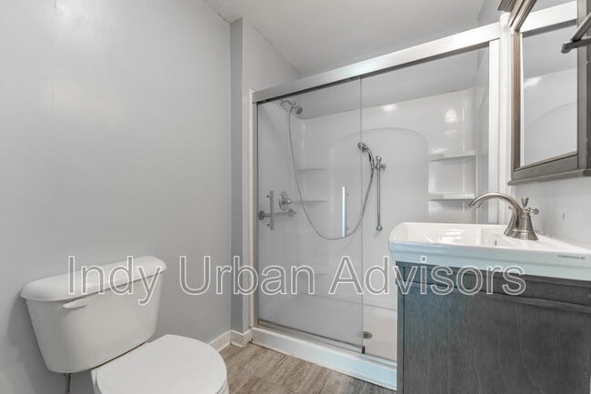 Building Photo - 724 E Pleasant Run Parkway North Dr