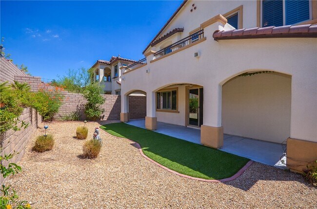 Building Photo - 685 Catalina Aisle St