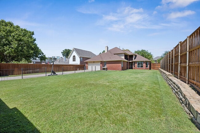 Building Photo - 2716 Royal Troon Dr