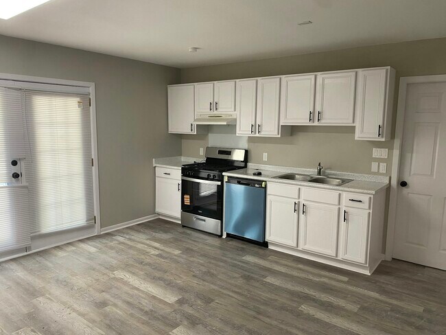 Building Photo - 4110 Tropical Dr