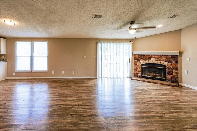 Building Photo - 9824 Stone Ranch Blvd