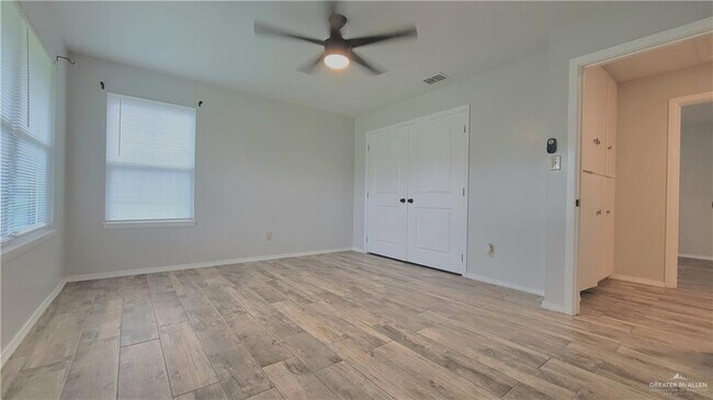 Building Photo - 25 S 15th Ave