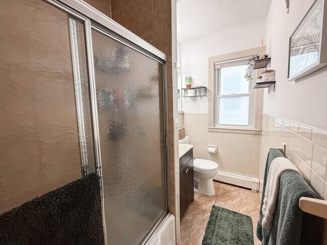 Building Photo - 10 Hunnewell Ave