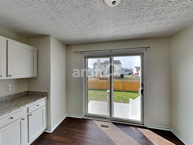 Building Photo - 5889 Westbend Dr