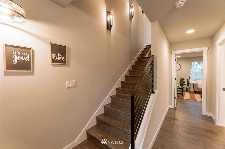 Building Photo - 11031 14th Pl SE