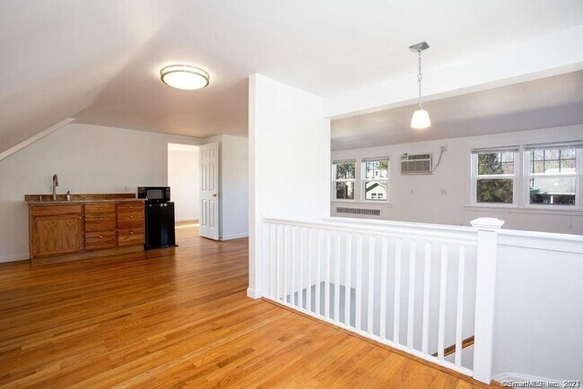 Building Photo - 12 Dunham Rd